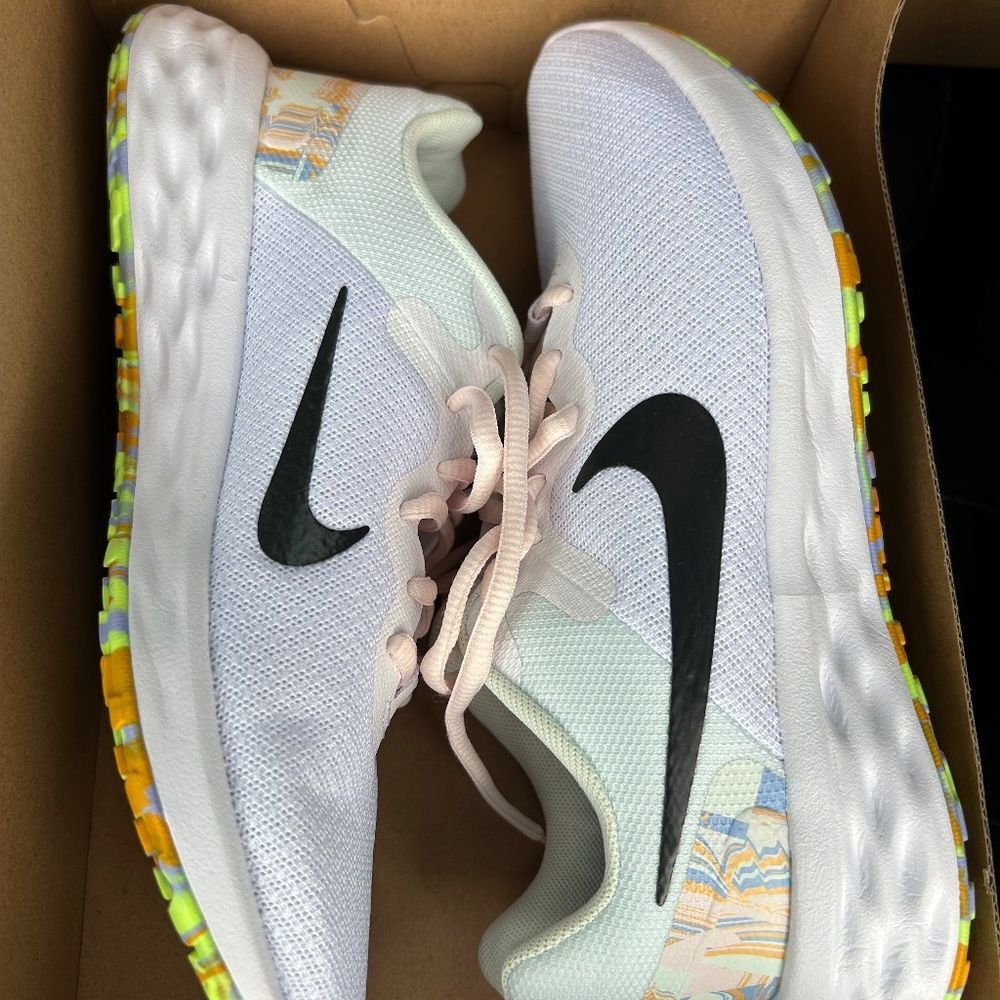 Nike Revolution 6 Next Nature Premium DO9475-100 Women's Running Sneakers